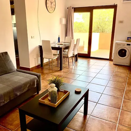 Apartament Pool & Parking Apartamento