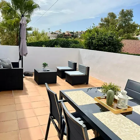 Apartamento Apartament Pool & Parking *