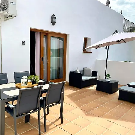 Apartamento Apartament Pool & Parking *